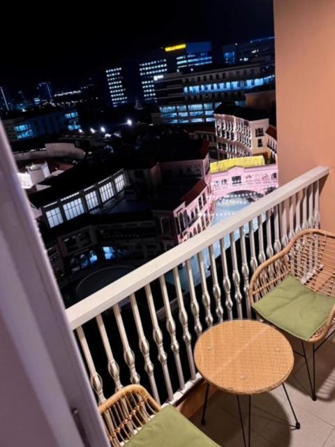 Luxury Bgc Condo In Taguig, Mckinley - Covered Parking And Wifi Free Exteriér fotografie