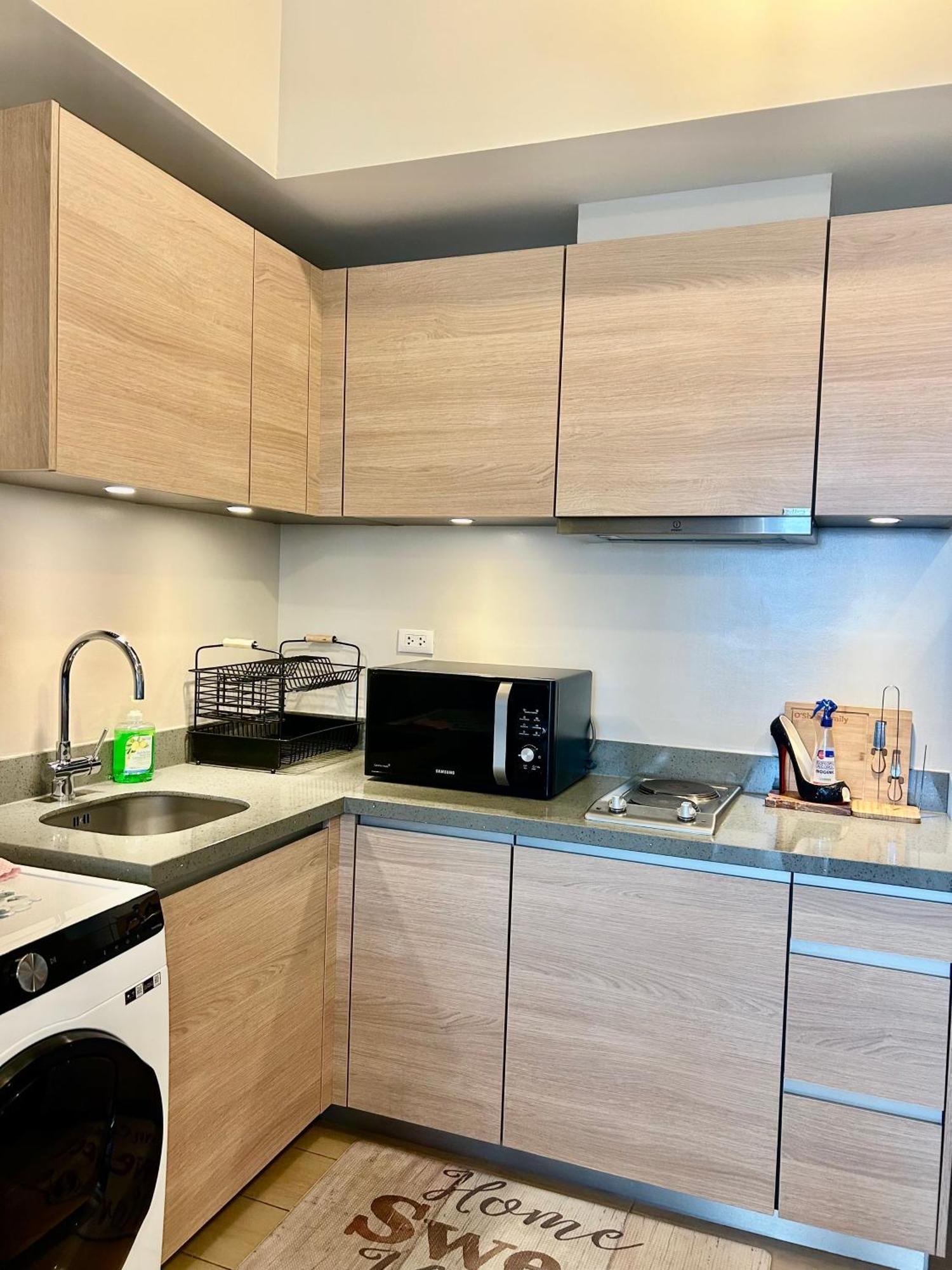 Luxury Bgc Condo In Taguig, Mckinley - Covered Parking And Wifi Free Exteriér fotografie