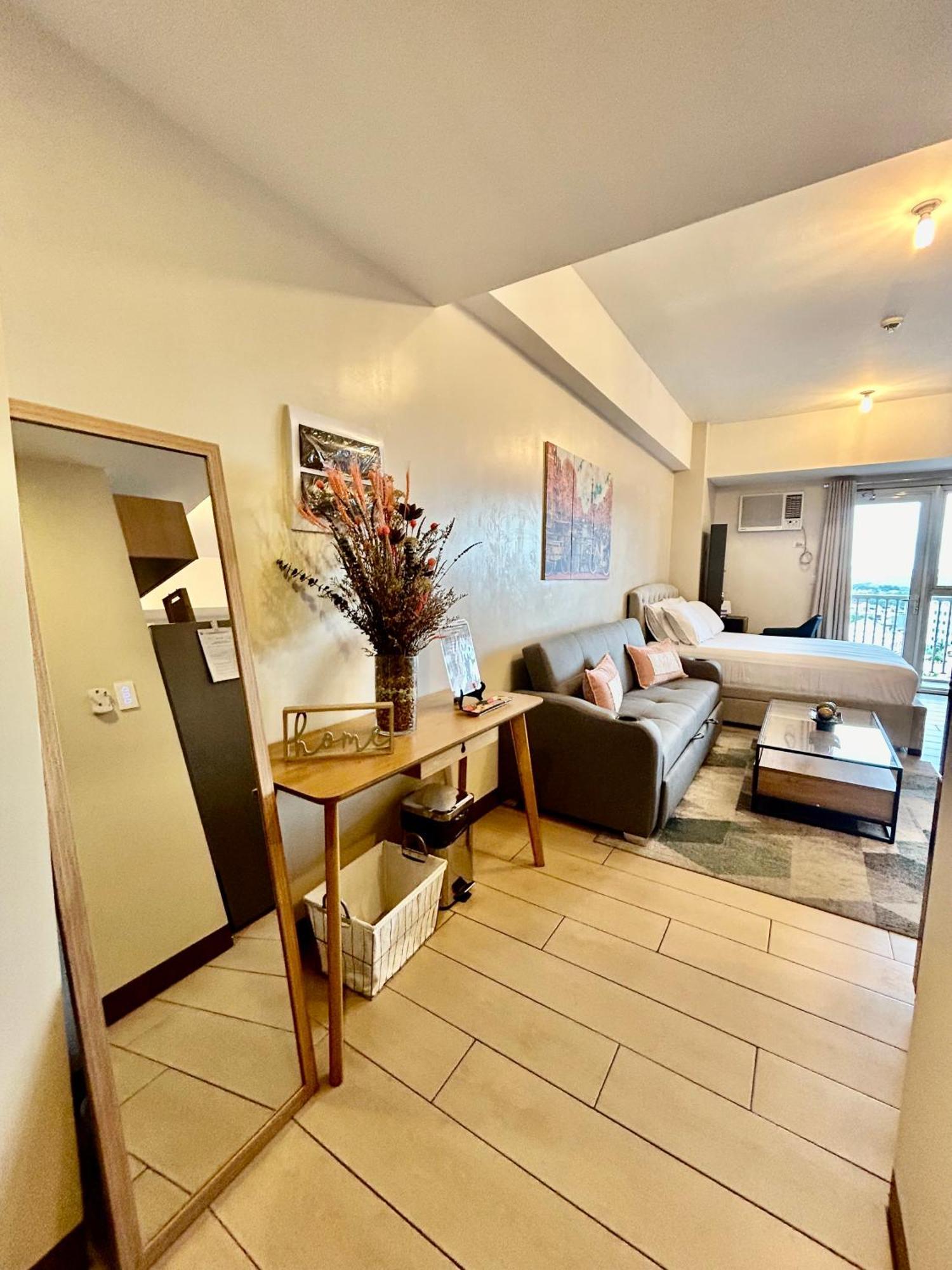 Luxury Bgc Condo In Taguig, Mckinley - Covered Parking And Wifi Free Exteriér fotografie