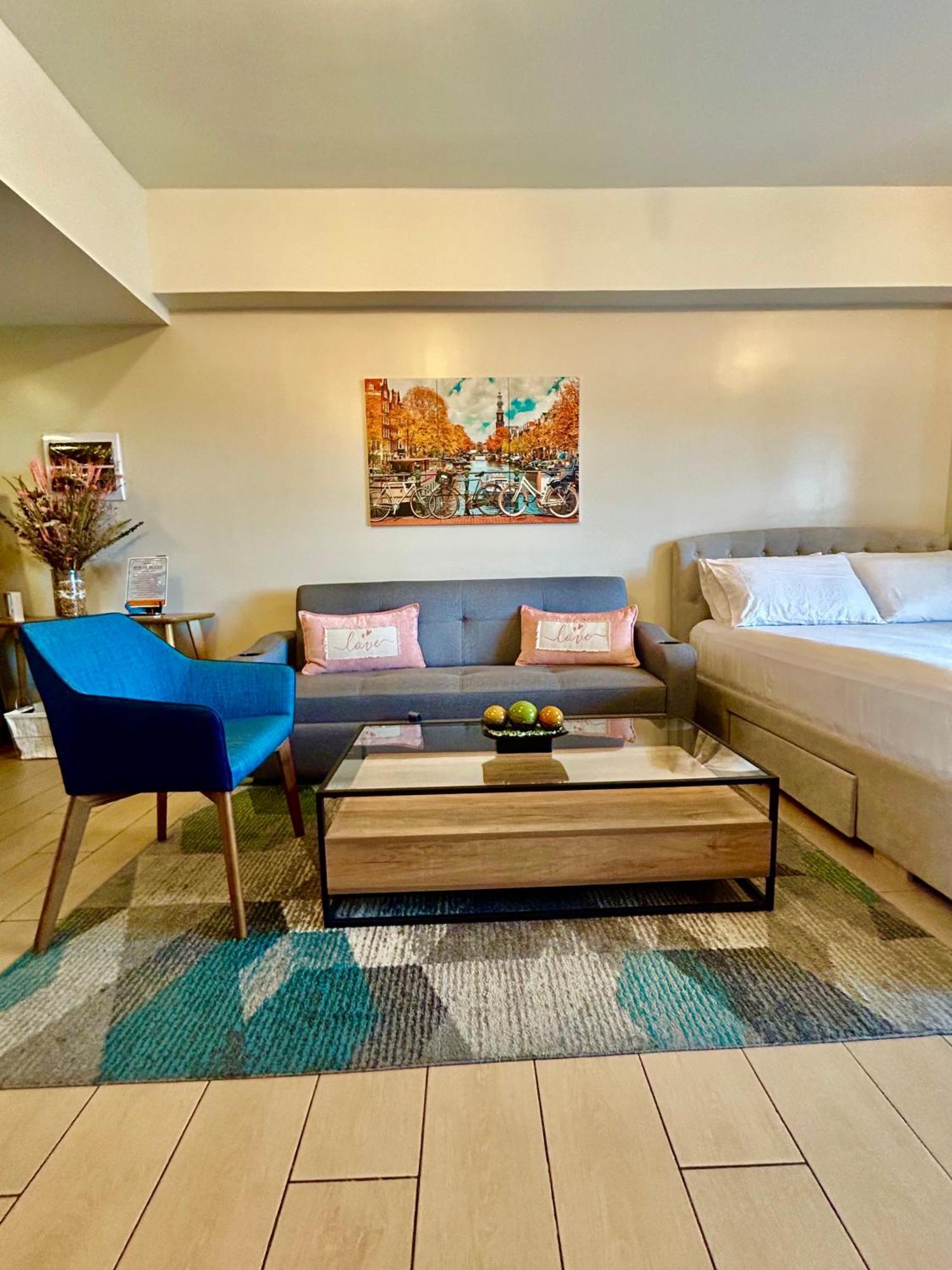 Luxury Bgc Condo In Taguig, Mckinley - Covered Parking And Wifi Free Exteriér fotografie