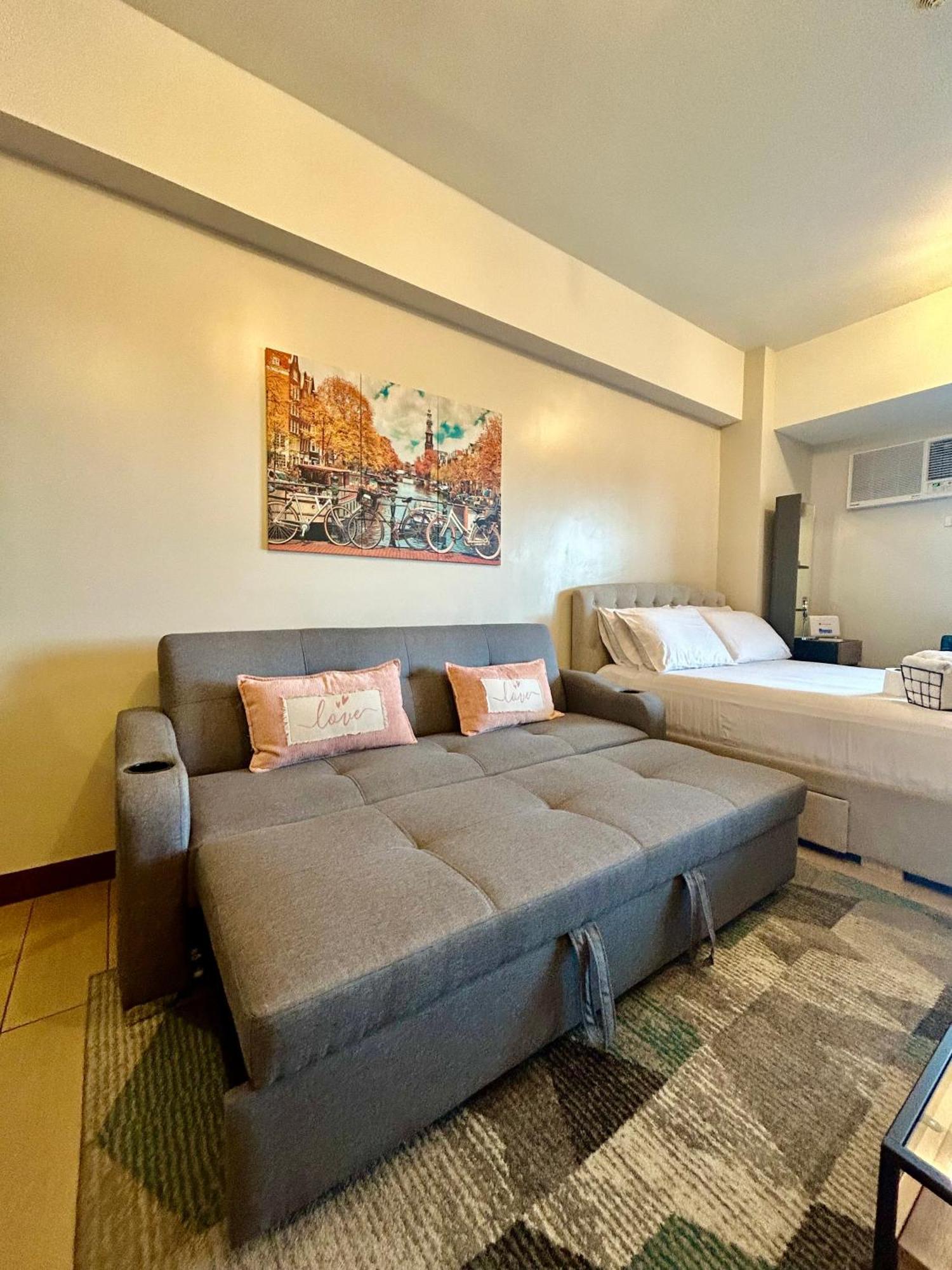 Luxury Bgc Condo In Taguig, Mckinley - Covered Parking And Wifi Free Exteriér fotografie