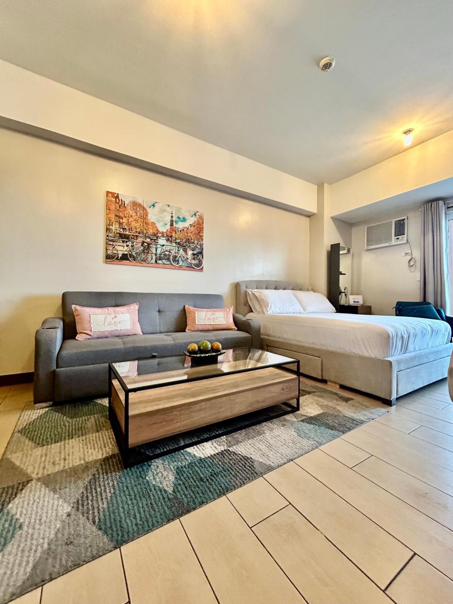 Luxury Bgc Condo In Taguig, Mckinley - Covered Parking And Wifi Free Exteriér fotografie